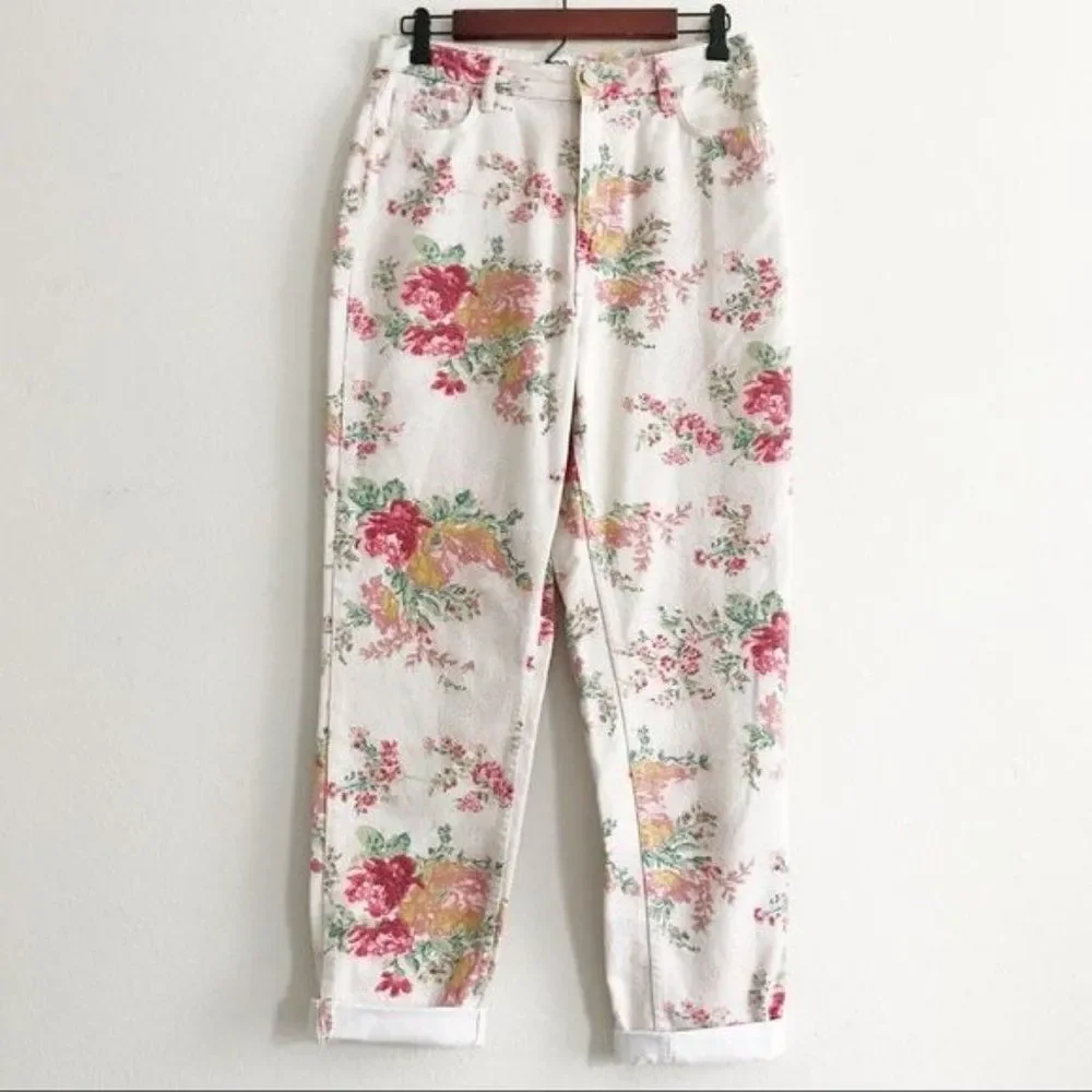 BDG Urban Outfitters Floral High Rise Mom Jeans 29 White Straight Leg
